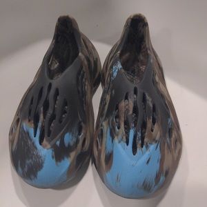 Yeezy Foam RNR MX Cinder